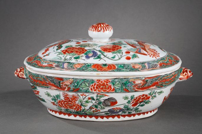 Tureen with cover Famille Verte porcelain decorated with Phoenix and flowers | MasterArt
